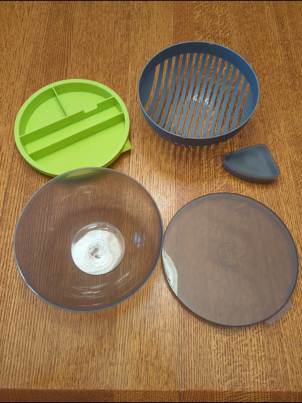 Pampered Chef │ Salad Lettuce Cutting Bowl with Dressing Cup │Green & Gray